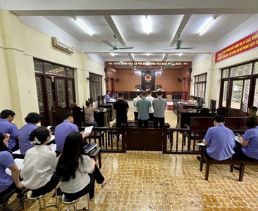 Viện KSND huyện Gia Lâm phối hợp với Tòa án cùng cấp tổ chức phiên tòa rút...